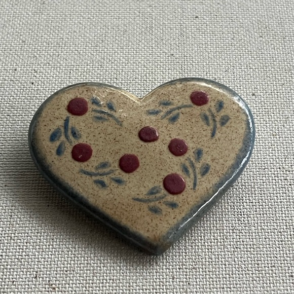 Vintage Handcrafted Ceramic Heart Brooch – 3” Wide (Ohio ’91 Signed) - Picture 2 of 3